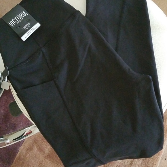 Small KnockOut Leggings With Outer Side Pockets - Picture 4 of 4
